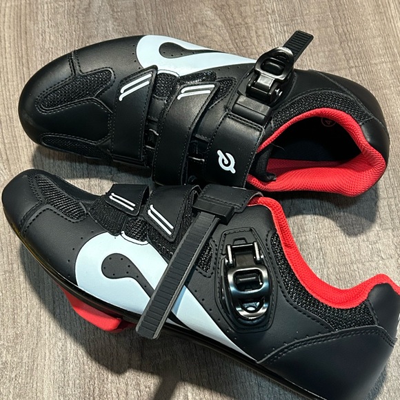 Peloton women Sneakers - Black and White with Red Accents - Picture 14 of 16